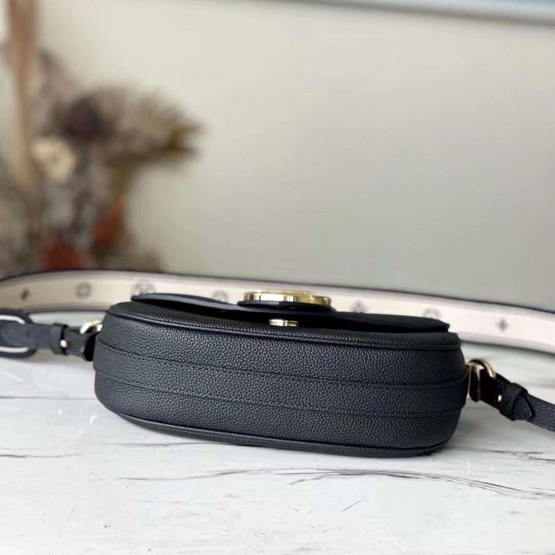 Louis Vuitton  Black Shoulder Bag （25-17.5-8CM） - FashionPlug