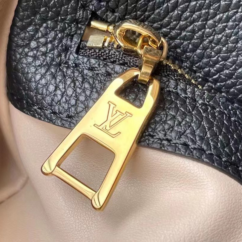 Louis Vuitton  Black Shoulder Bag （25-17.5-8CM） - FashionPlug