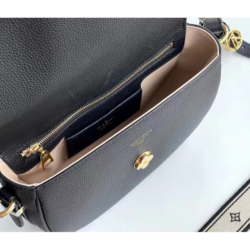 Louis Vuitton  Black Shoulder Bag （25-17.5-8CM） - FashionPlug