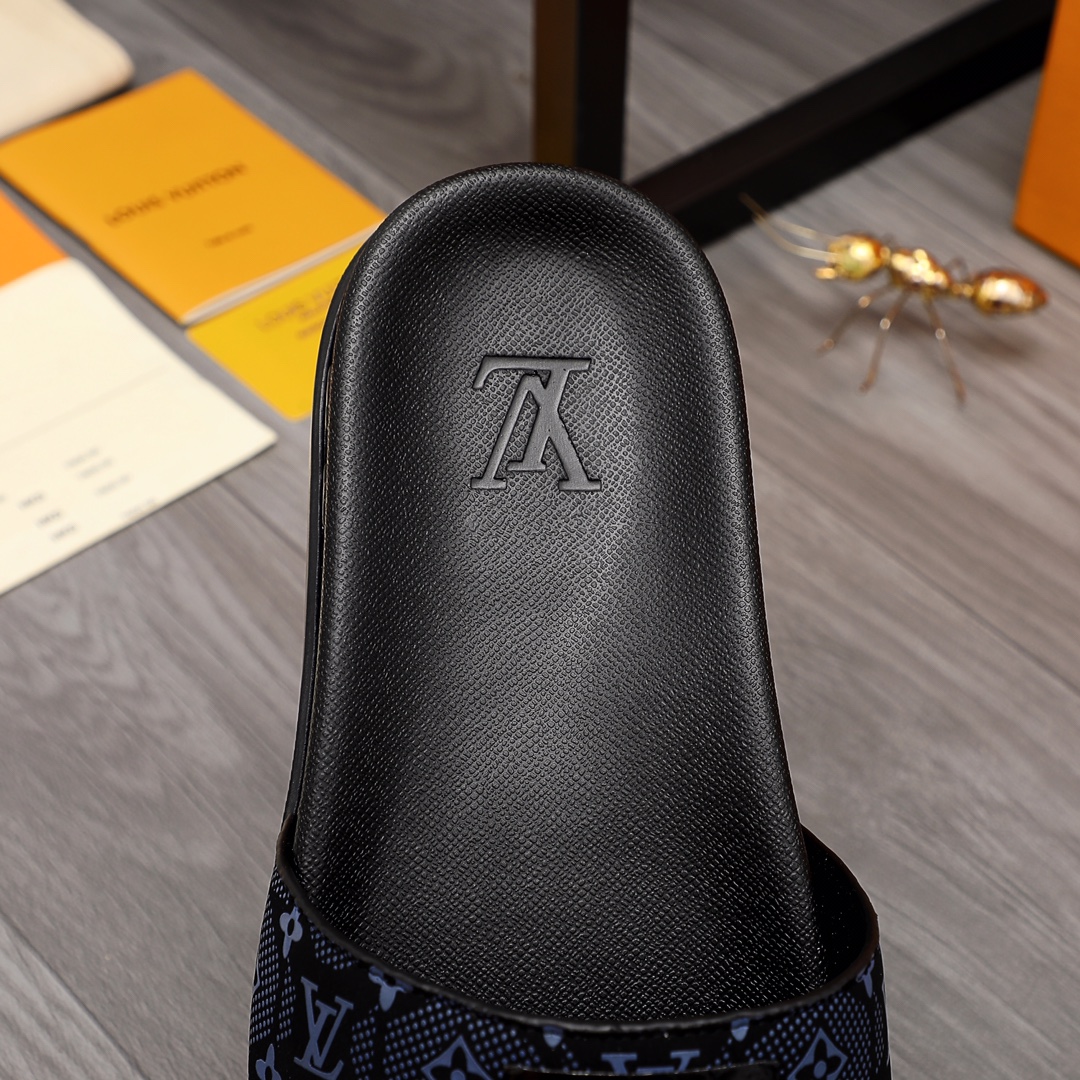 Louis Vuitton Monogram Slippers - FashionPlug