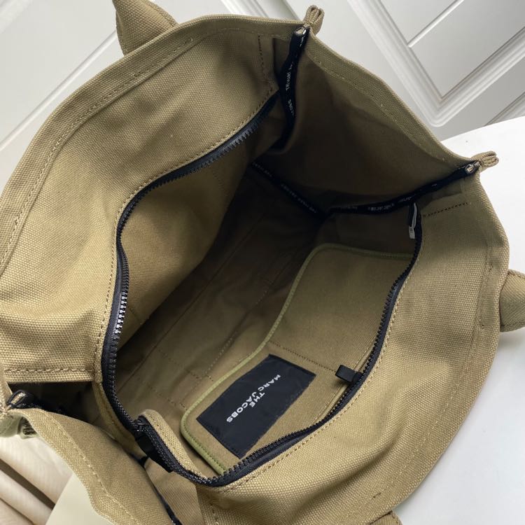 Marc Jacobs The MediumTraveler Tote Bag(41.5cm-12.5-35cm) - FashionPlug