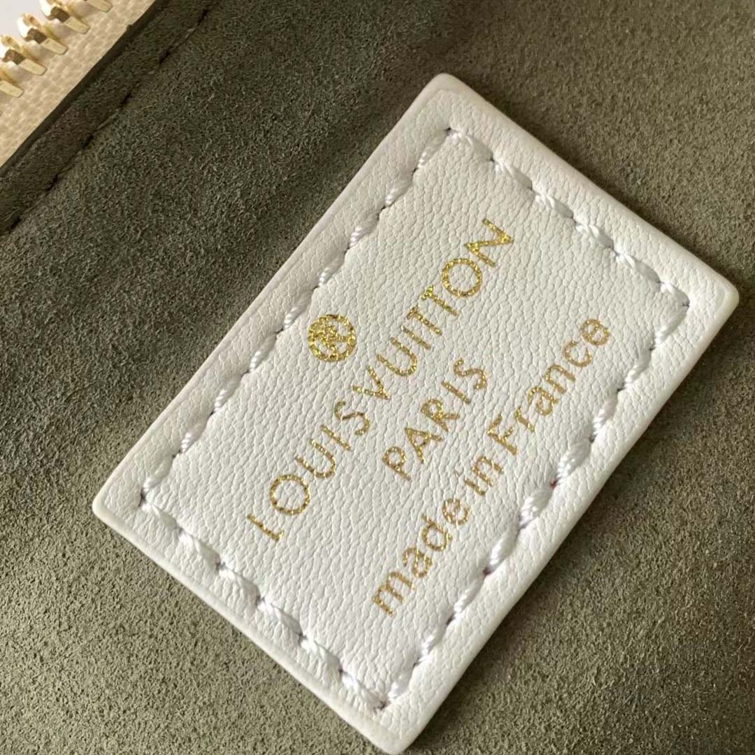 Louis Vuitton Coussin BB Handbag(21-16-7cm)  M20770 - FashionPlug