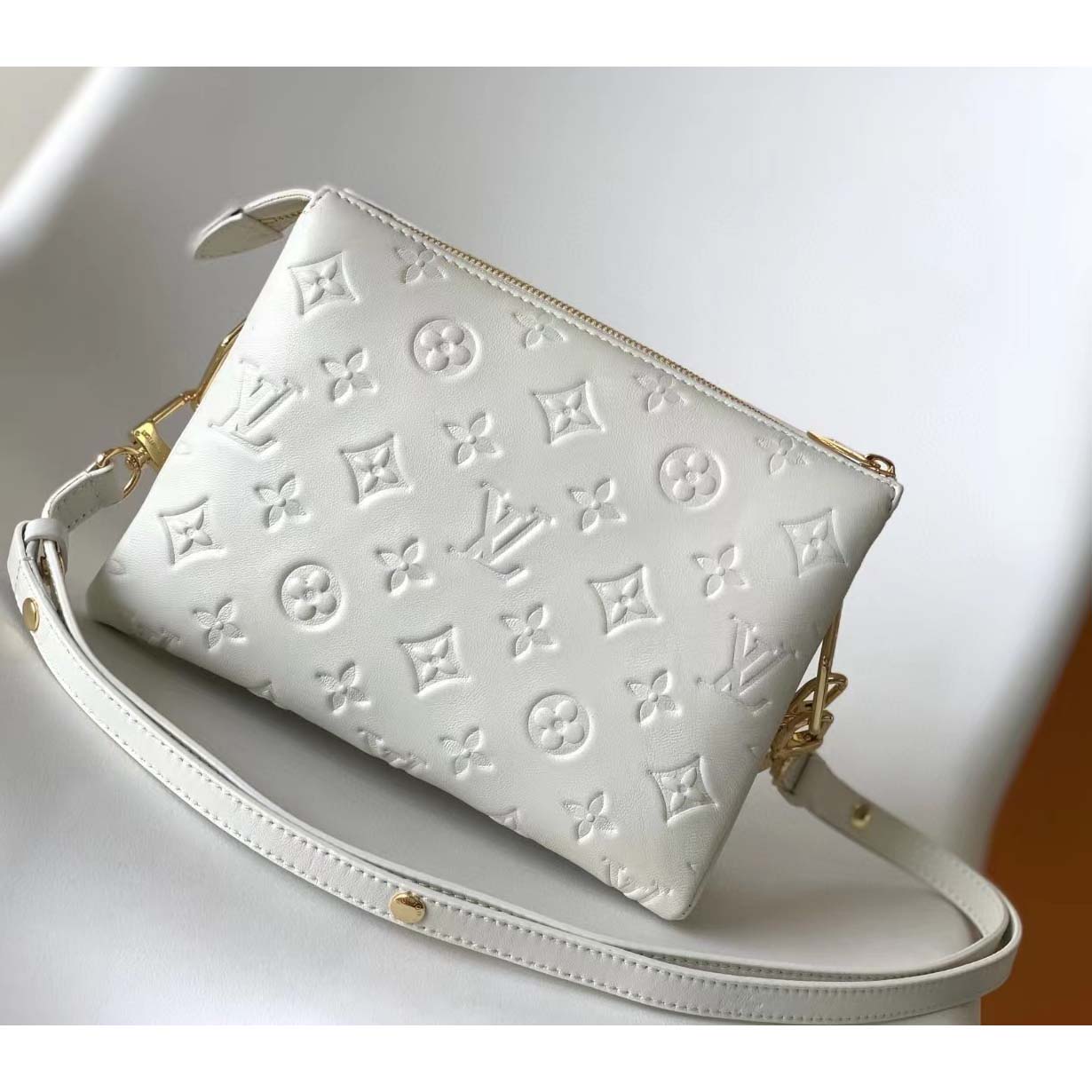 Louis Vuitton Coussin BB Handbag(21-16-7cm)  M20770 - FashionPlug