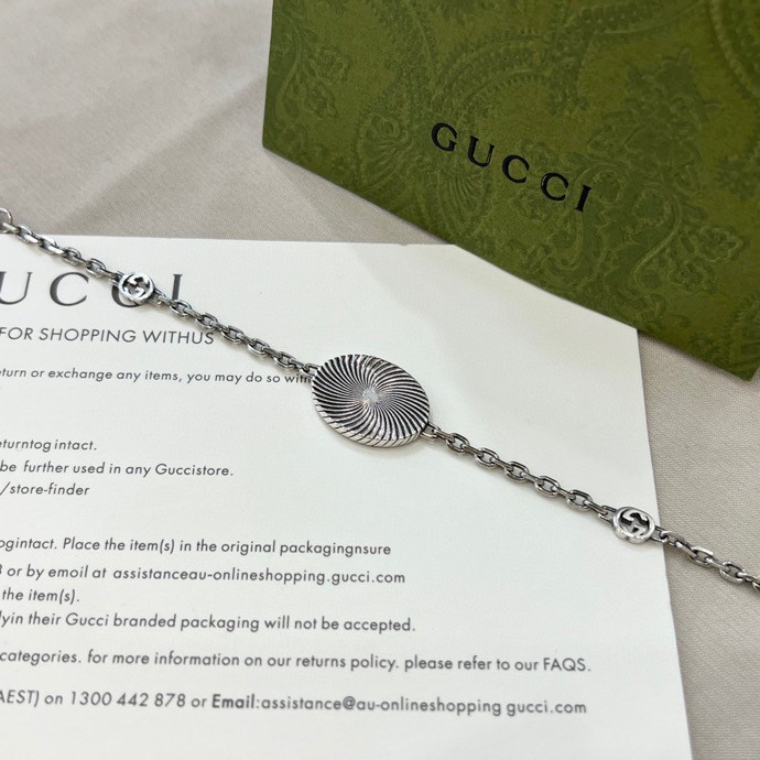 Gucci Double G Bracelet - FashionPlug