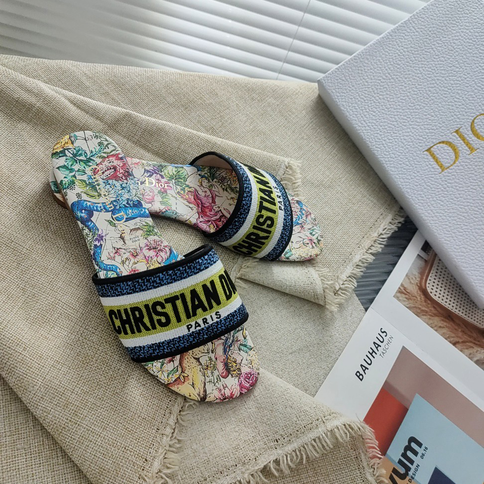 Dior Black Multicolor Embroidered Cotton With D-Constellation Motif Dway Slide - FashionPlug