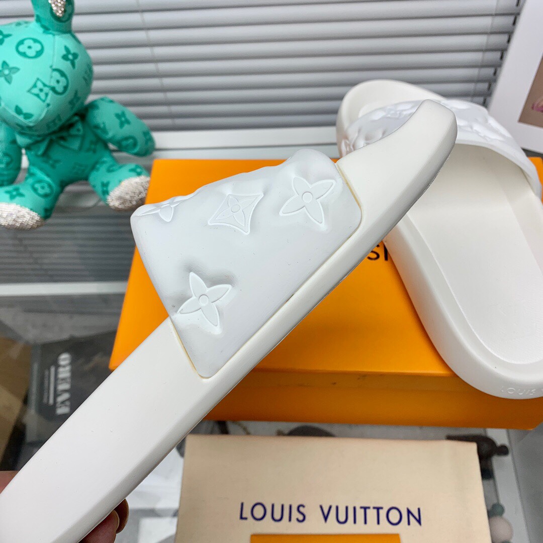 Louis Vuitton Waterfront Mule  1A9FK7 - FashionPlug