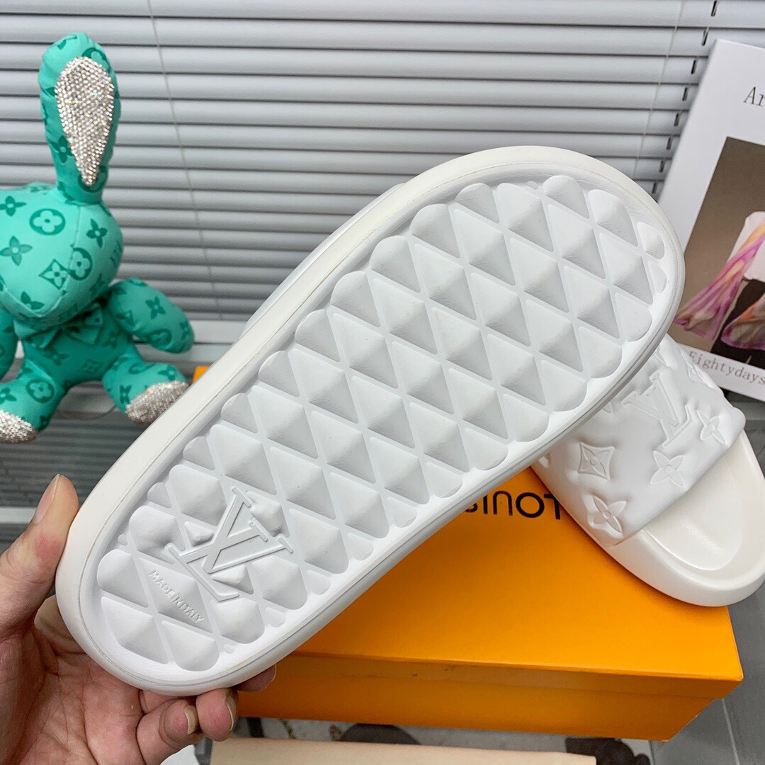 Louis Vuitton Waterfront Mule  1A9FK7 - FashionPlug