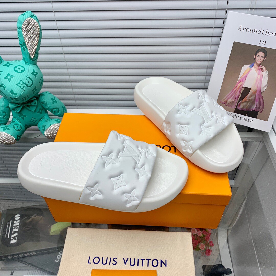 Louis Vuitton Waterfront Mule  1A9FK7 - FashionPlug