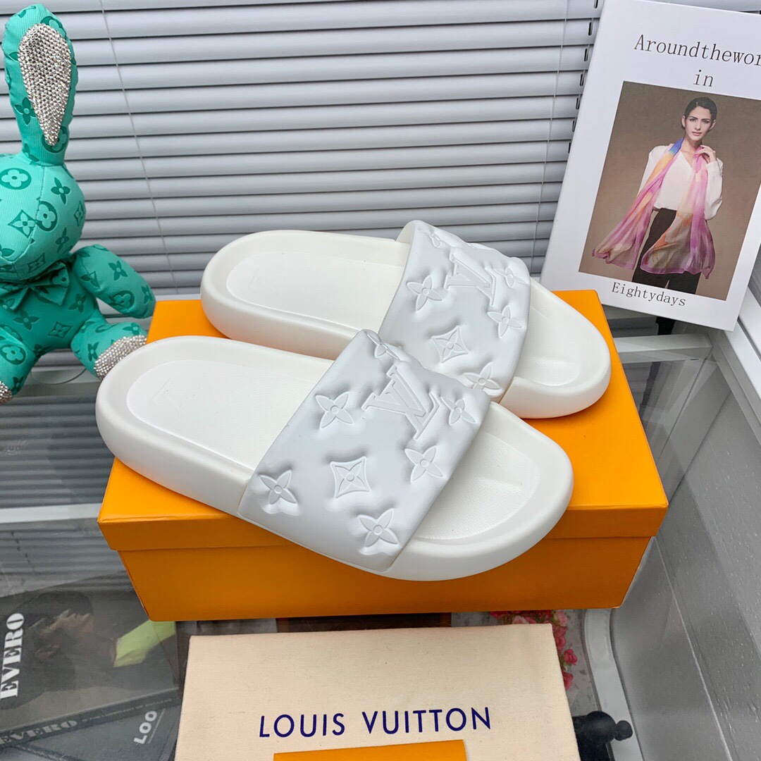 Louis Vuitton Waterfront Mule  1A9FK7 - FashionPlug