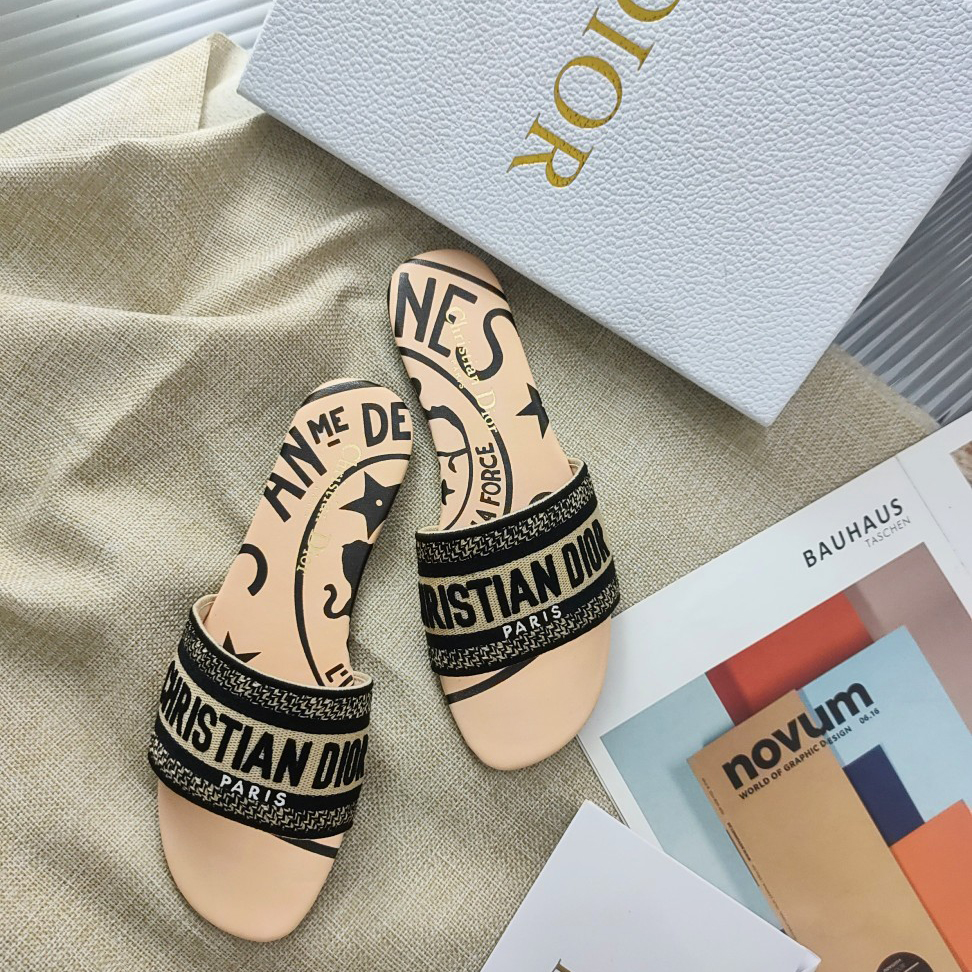 Dior Beige Jute Canvas Embroidered with Dior Union Motif Dway Slide - FashionPlug