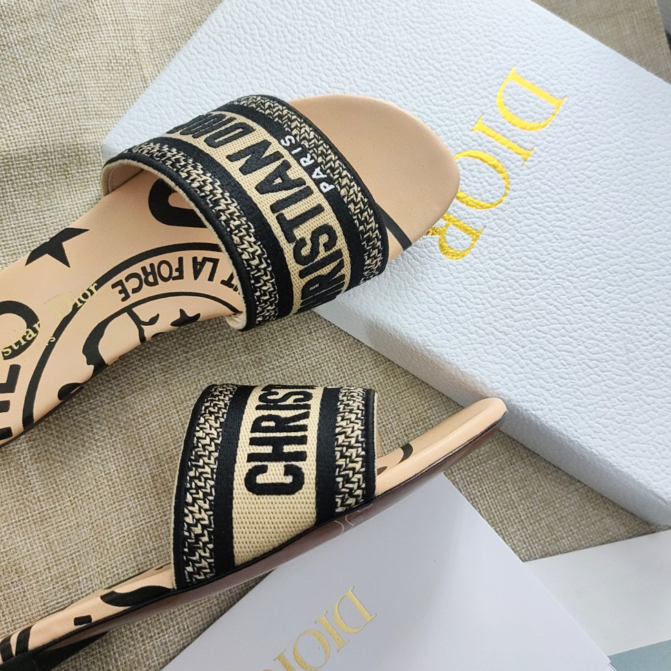 Dior Beige Jute Canvas Embroidered with Dior Union Motif Dway Slide - FashionPlug