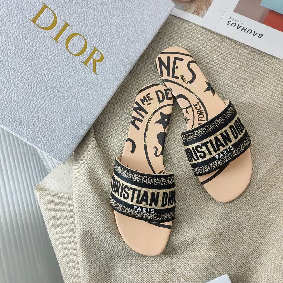 Dior Beige Jute Canvas Embroidered with Dior Union Motif Dway Slide - FashionPlug