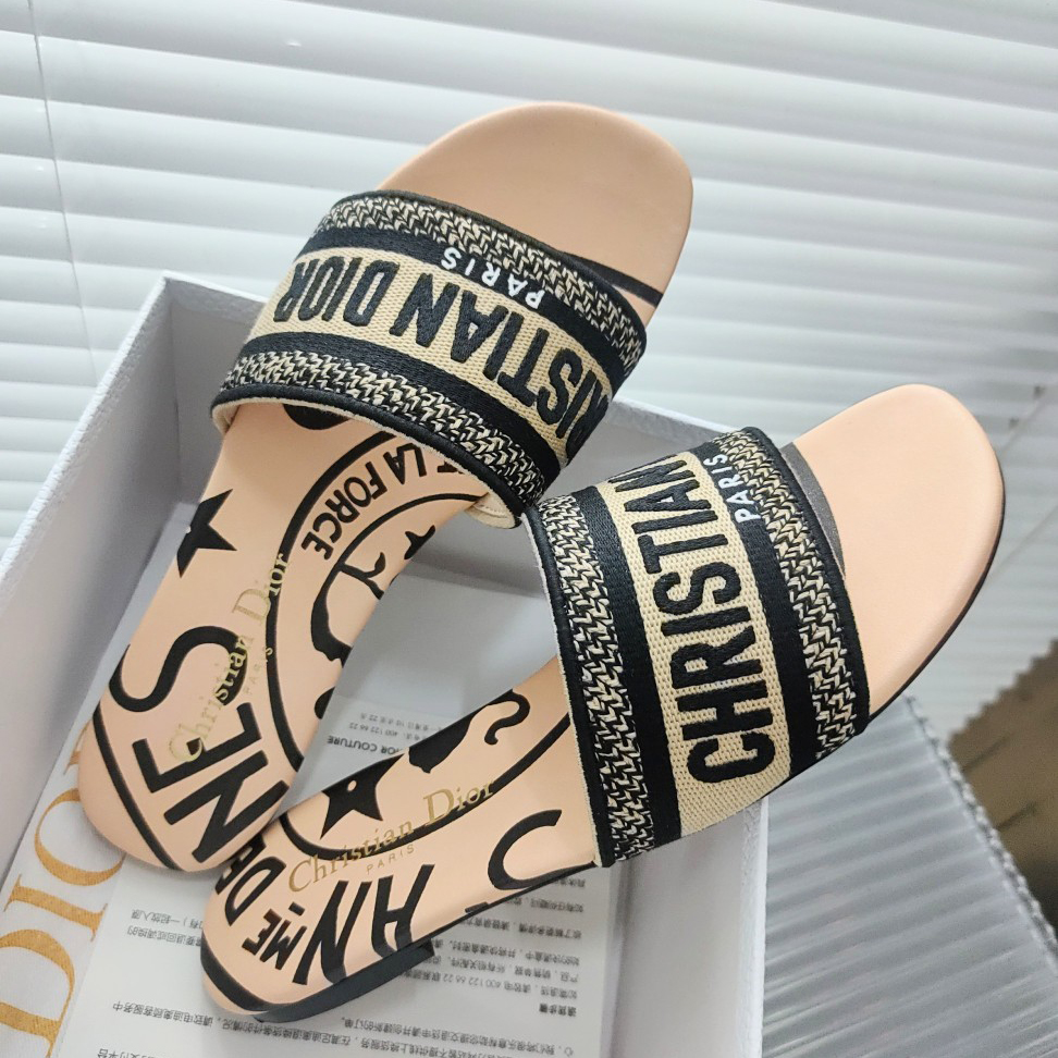 Dior Beige Jute Canvas Embroidered with Dior Union Motif Dway Slide - FashionPlug