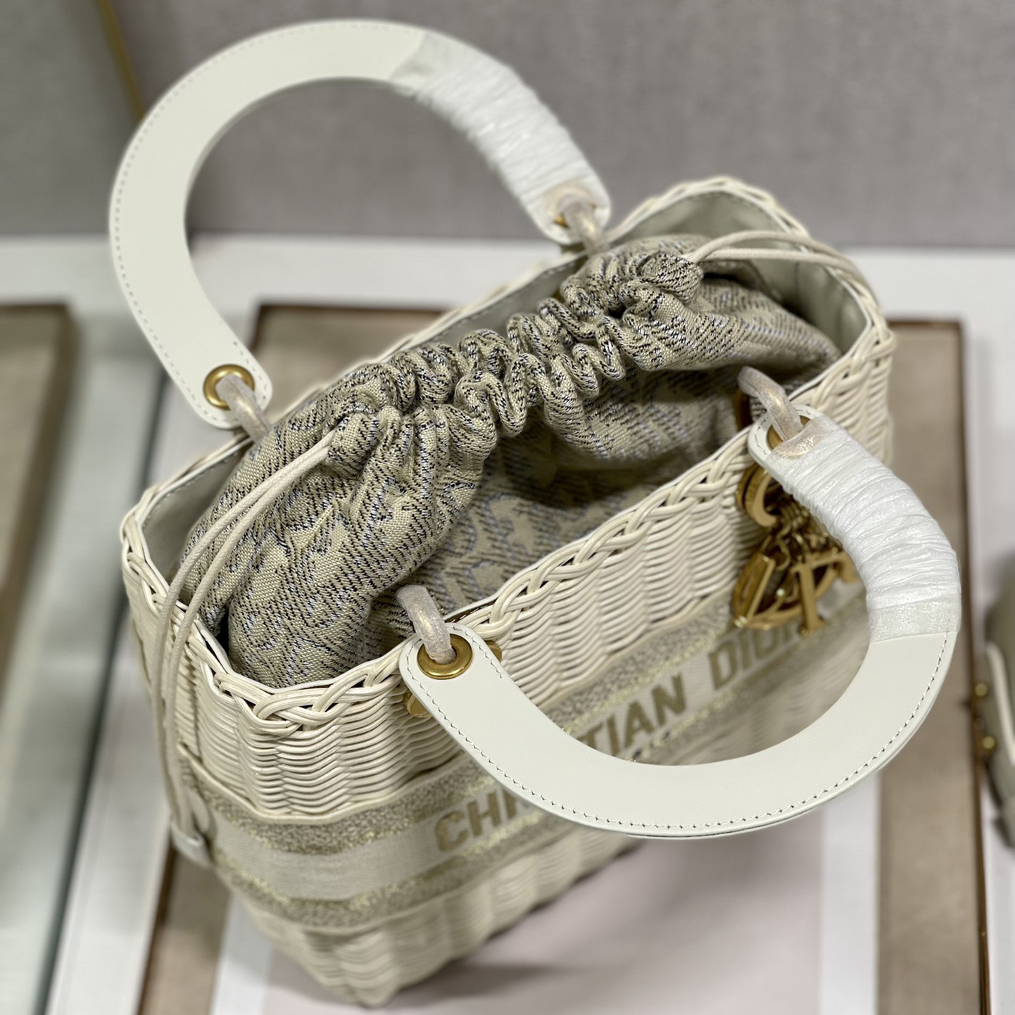 Dior Medium Lady Dior Bag(24-20-11cm) - FashionPlug