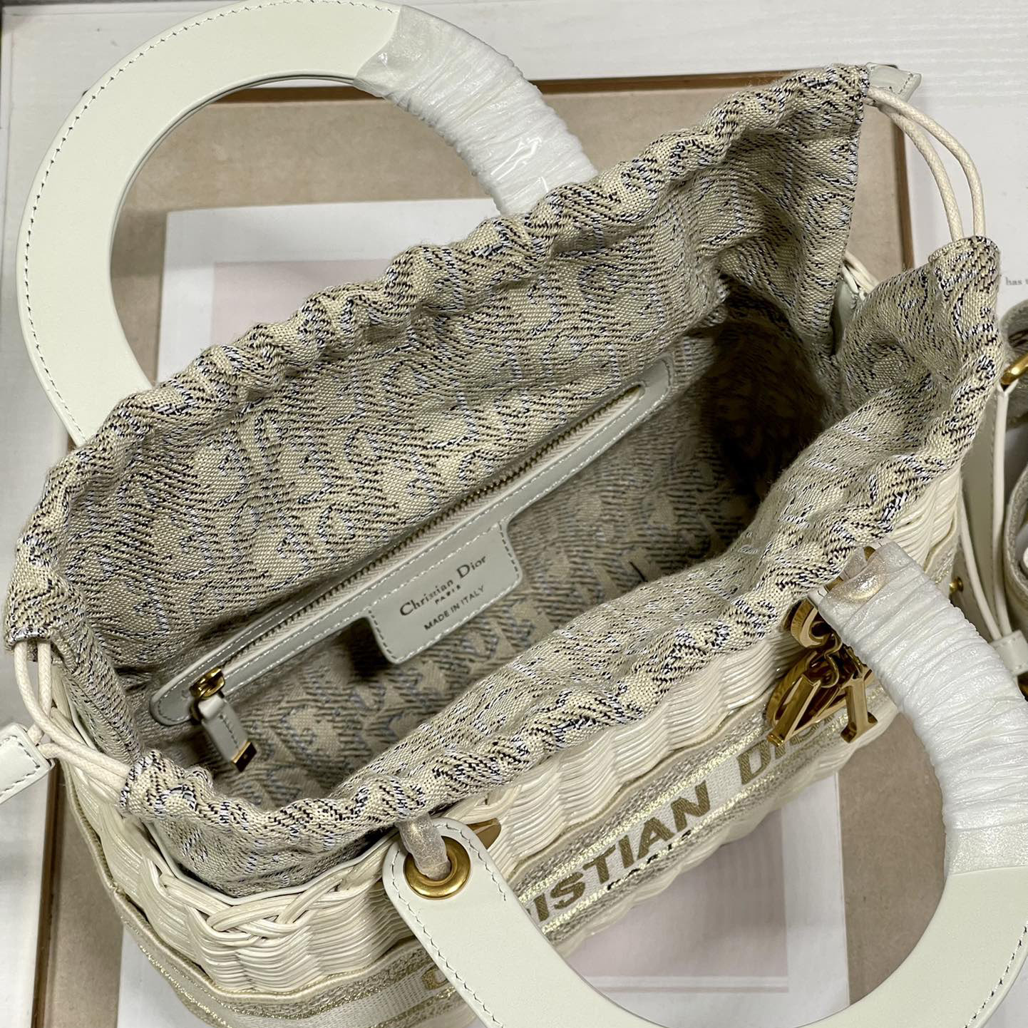 Dior Medium Lady Dior Bag(24-20-11cm) - FashionPlug