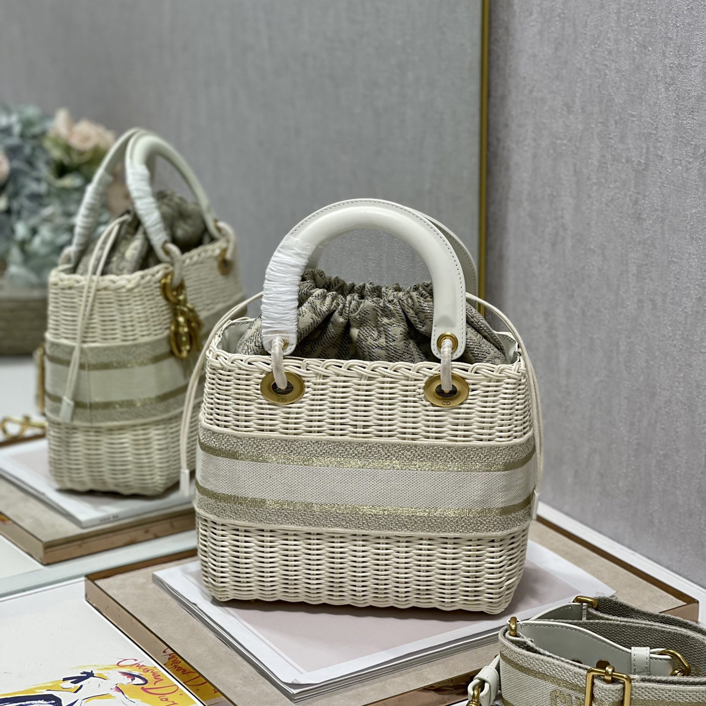 Dior Medium Lady Dior Bag(24-20-11cm) - FashionPlug