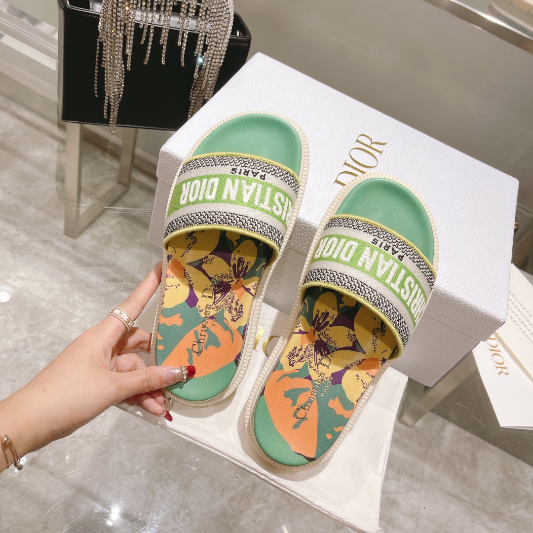 Dior Dway Slide - FashionPlug