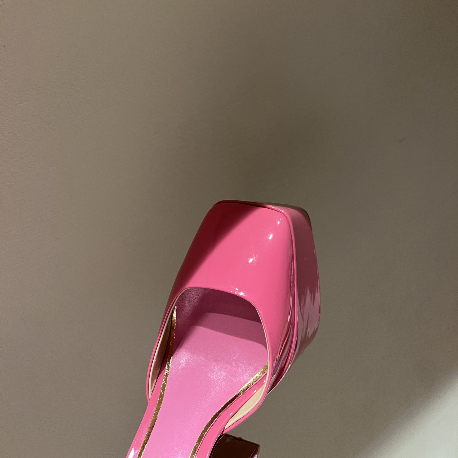 Valenti Garavani Tan-Go Platform Pump In Patent Leather  155 MM - FashionPlug