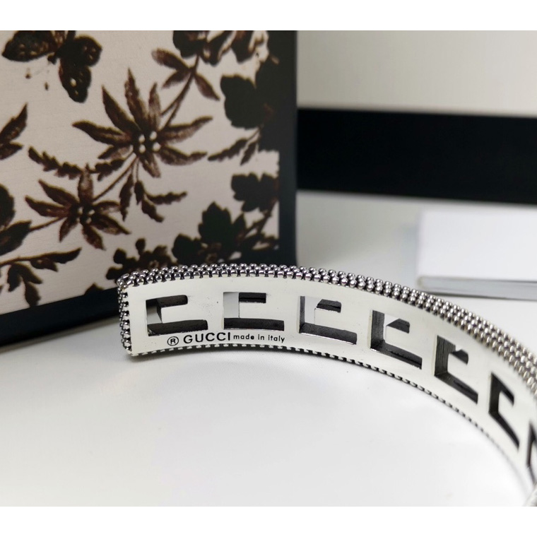 Gucci Silver Bracelet With Square G - FashionPlug