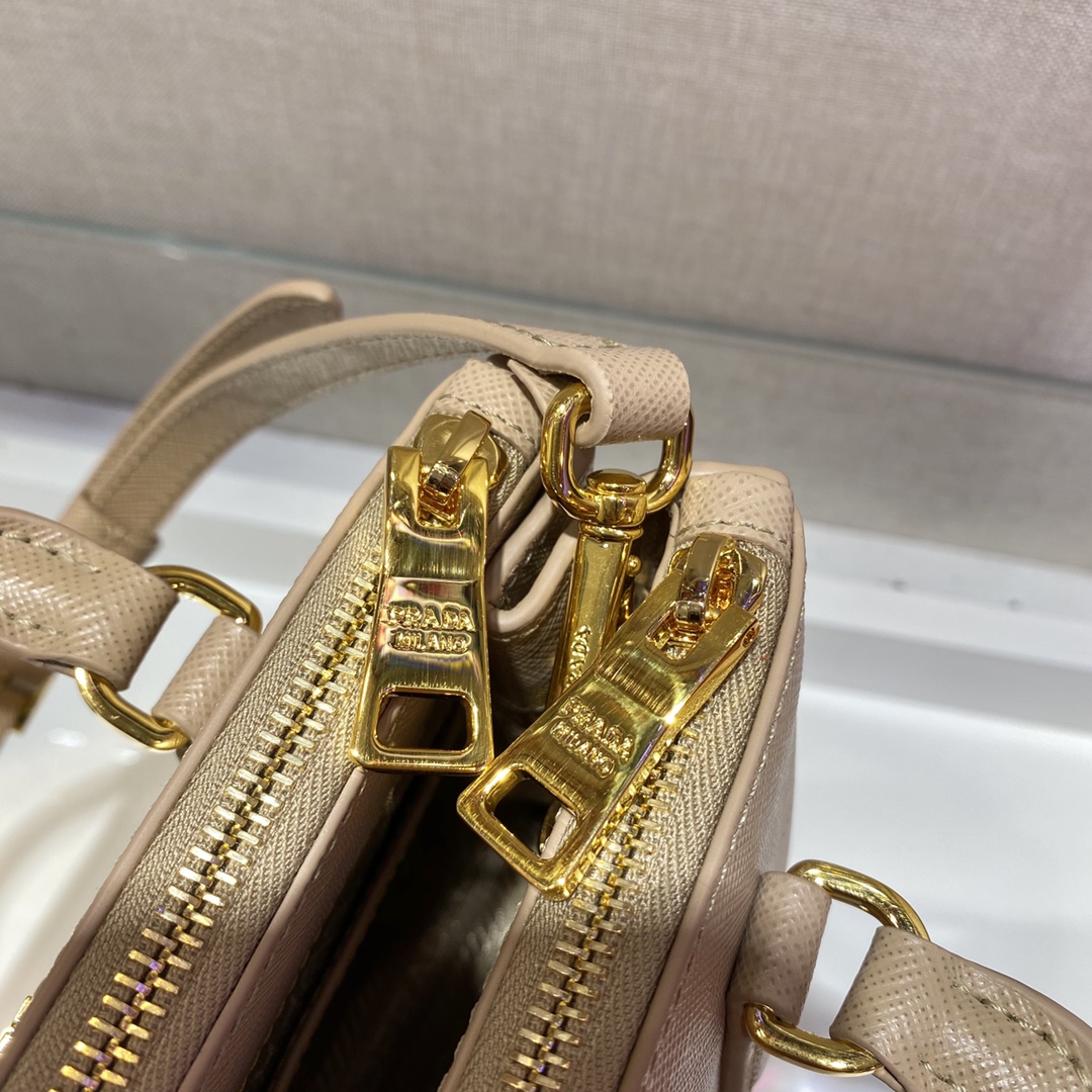 Prada Galleria Saffiano Leather Micro-Bag(20-14.5-9.5cm)   1BA906 - FashionPlug