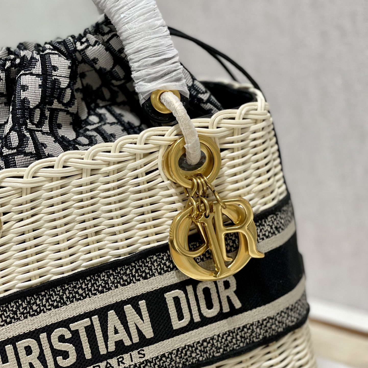 Dior Medium Lady Dior Bag(24-20-11cm) - FashionPlug