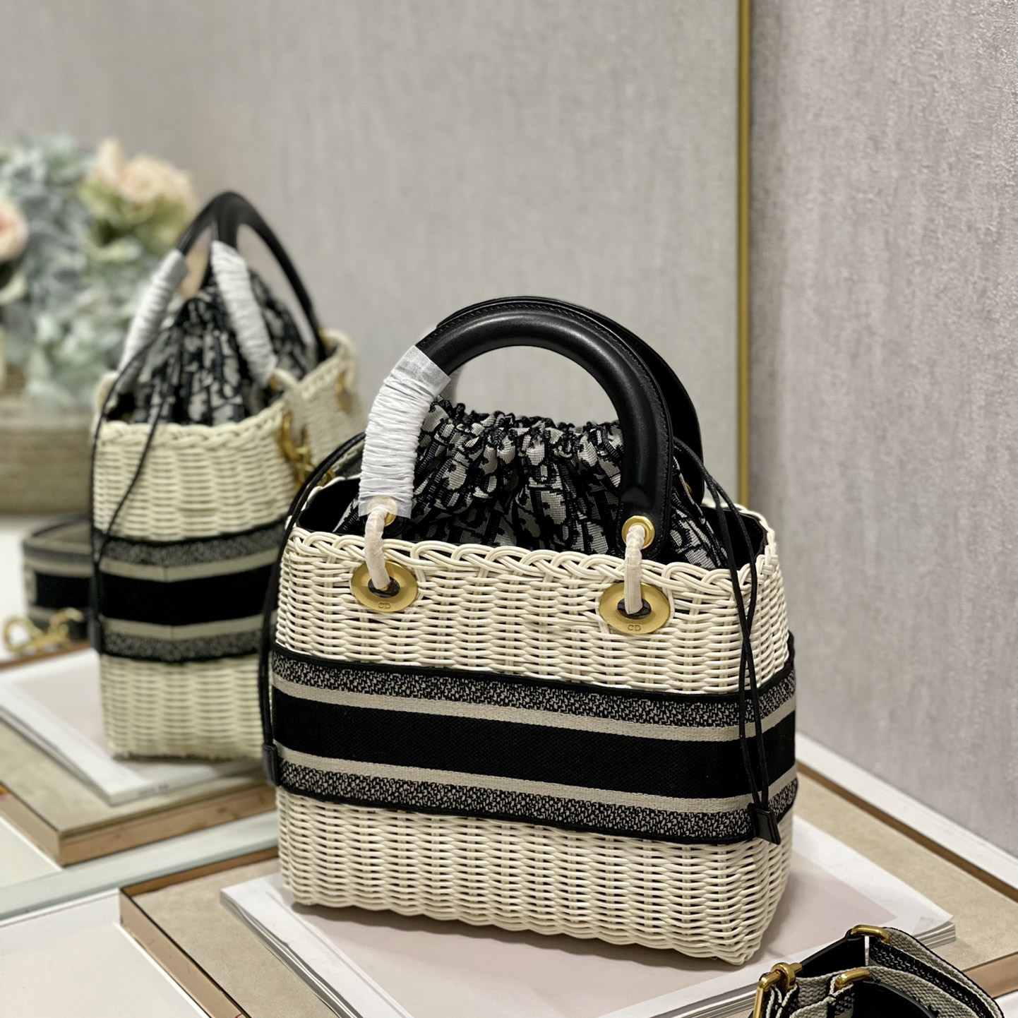 Dior Medium Lady Dior Bag(24-20-11cm) - FashionPlug
