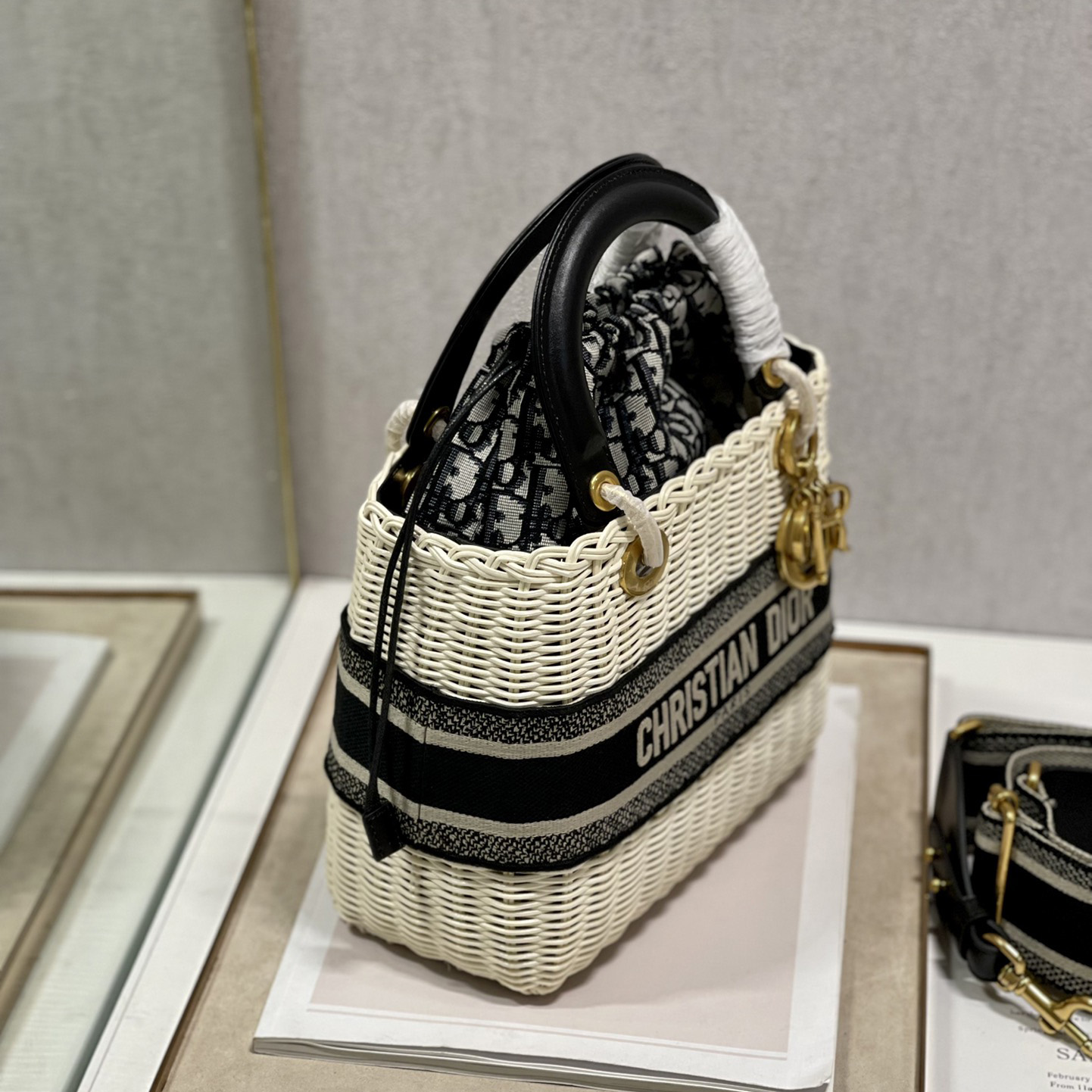 Dior Medium Lady Dior Bag(24-20-11cm) - FashionPlug