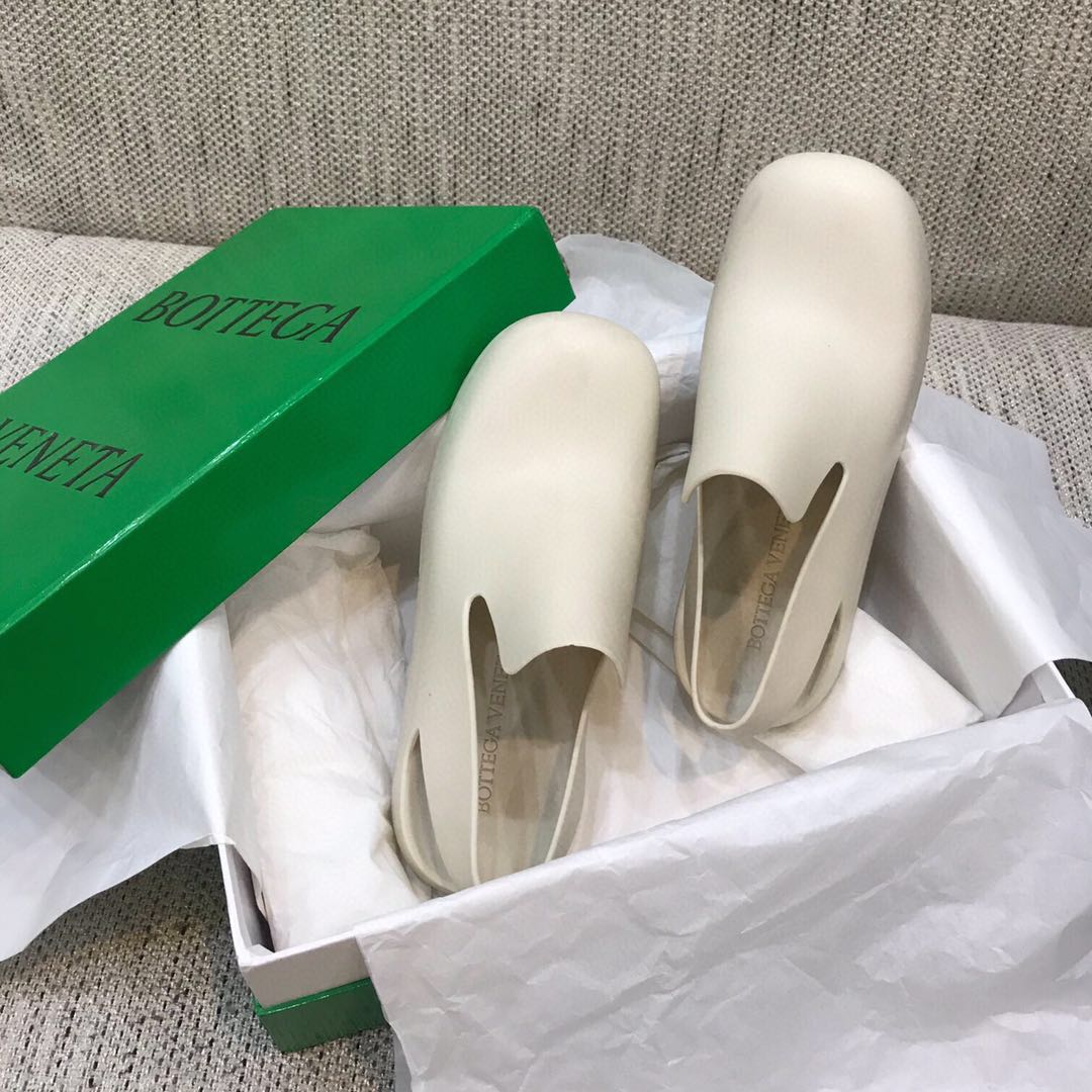 Bottega Veneta Puddle - FashionPlug