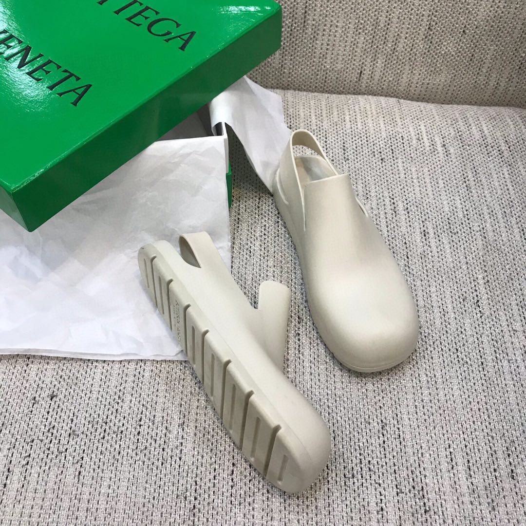 Bottega Veneta Puddle - FashionPlug
