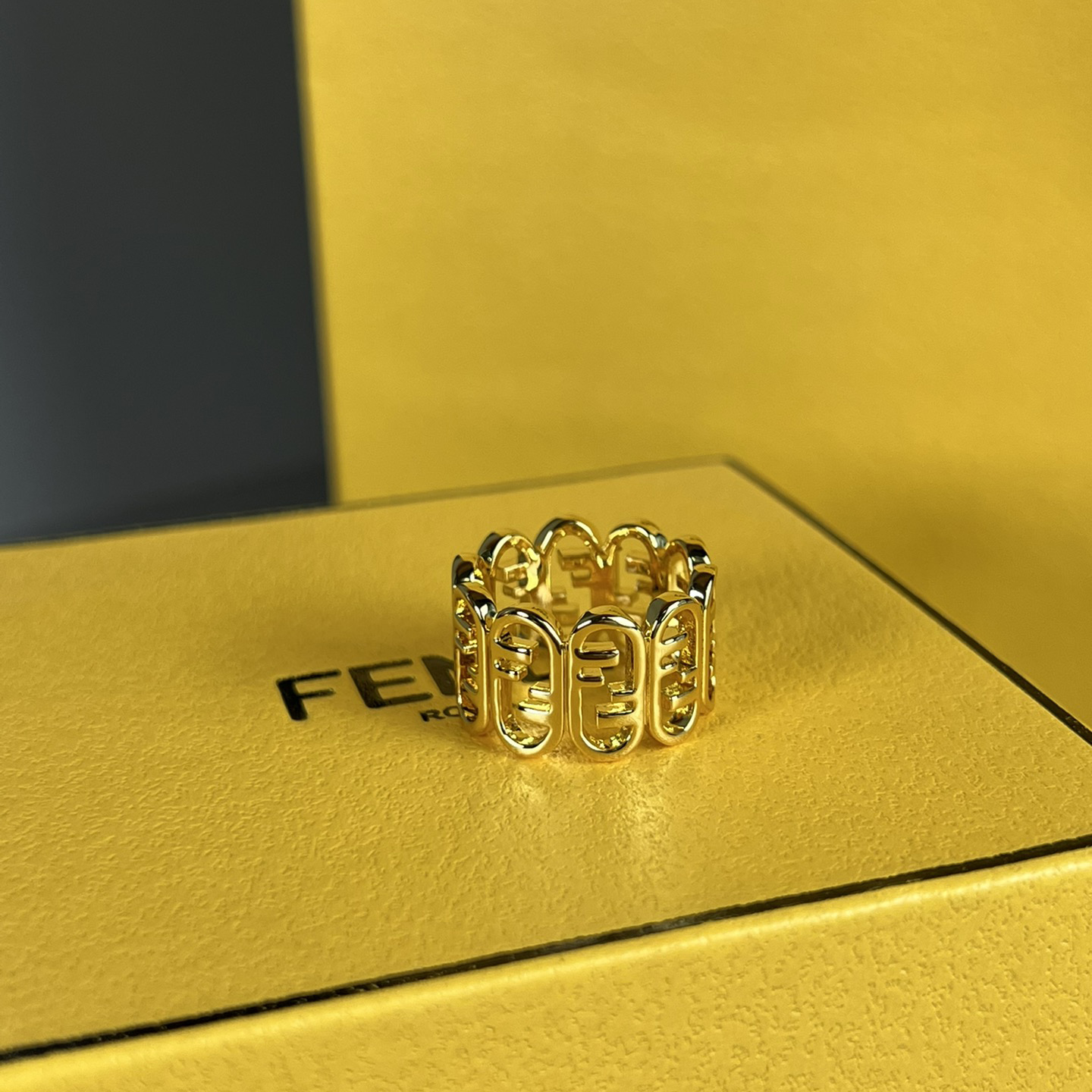 Fendi Fendi O’Lock Gold-Coloured Ring - FashionPlug