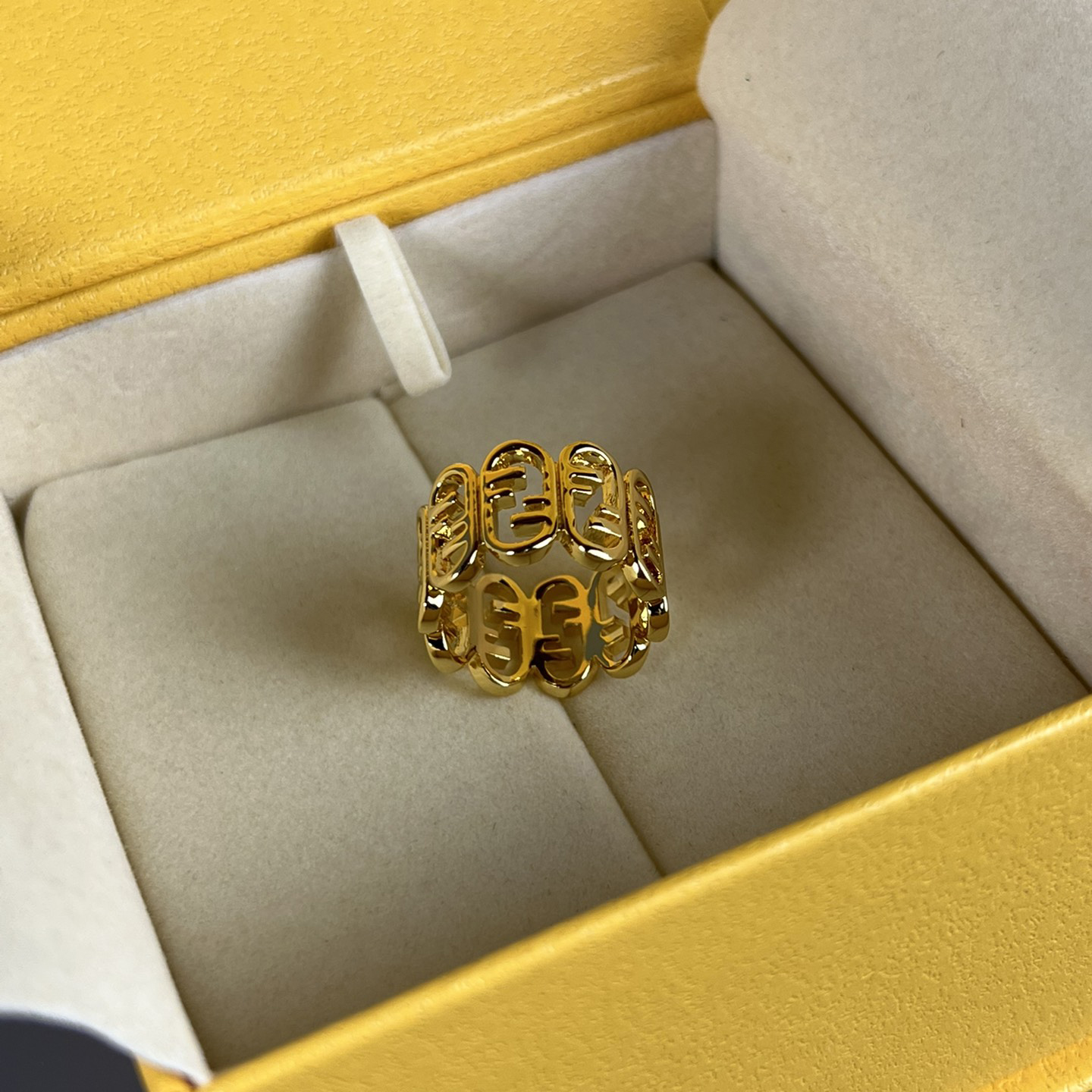 Fendi Fendi O’Lock Gold-Coloured Ring - FashionPlug