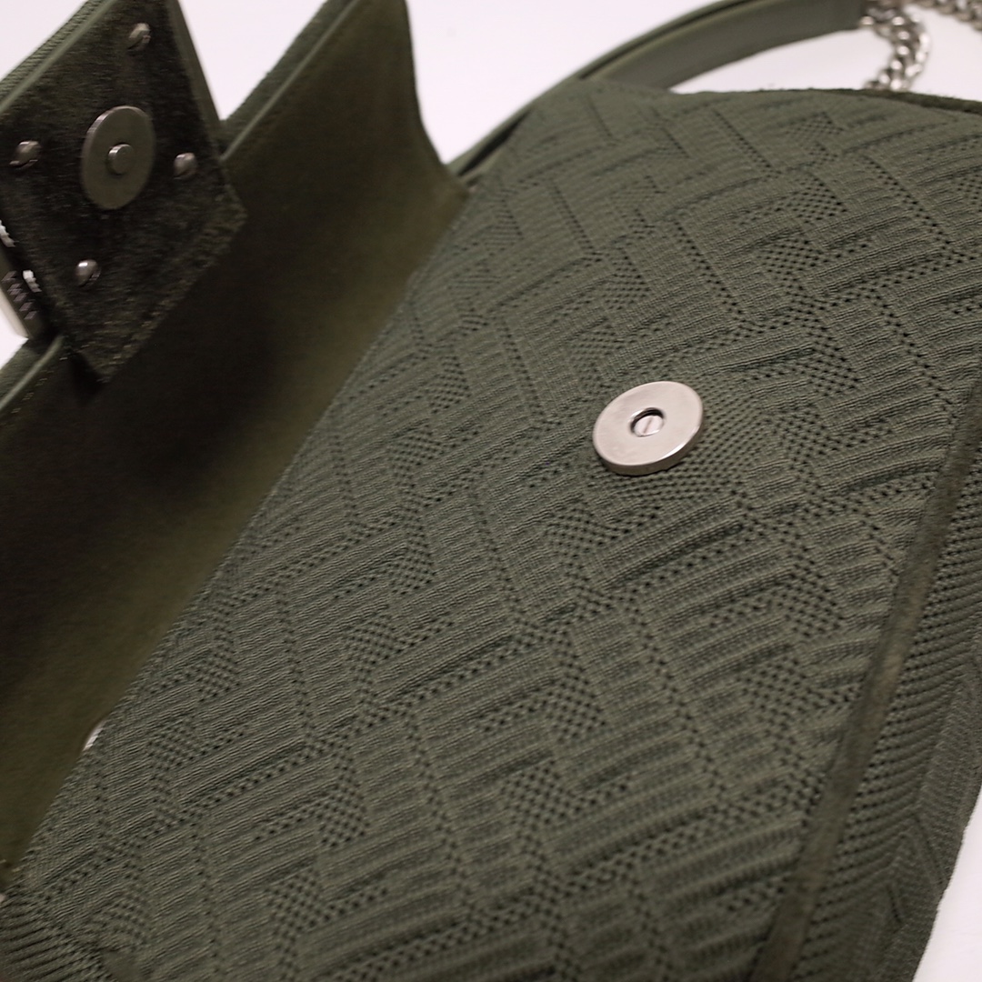 Fendi Iconic Medium Baguette Bag With Chain  (24-14.5-7CM)   8BR793 - FashionPlug