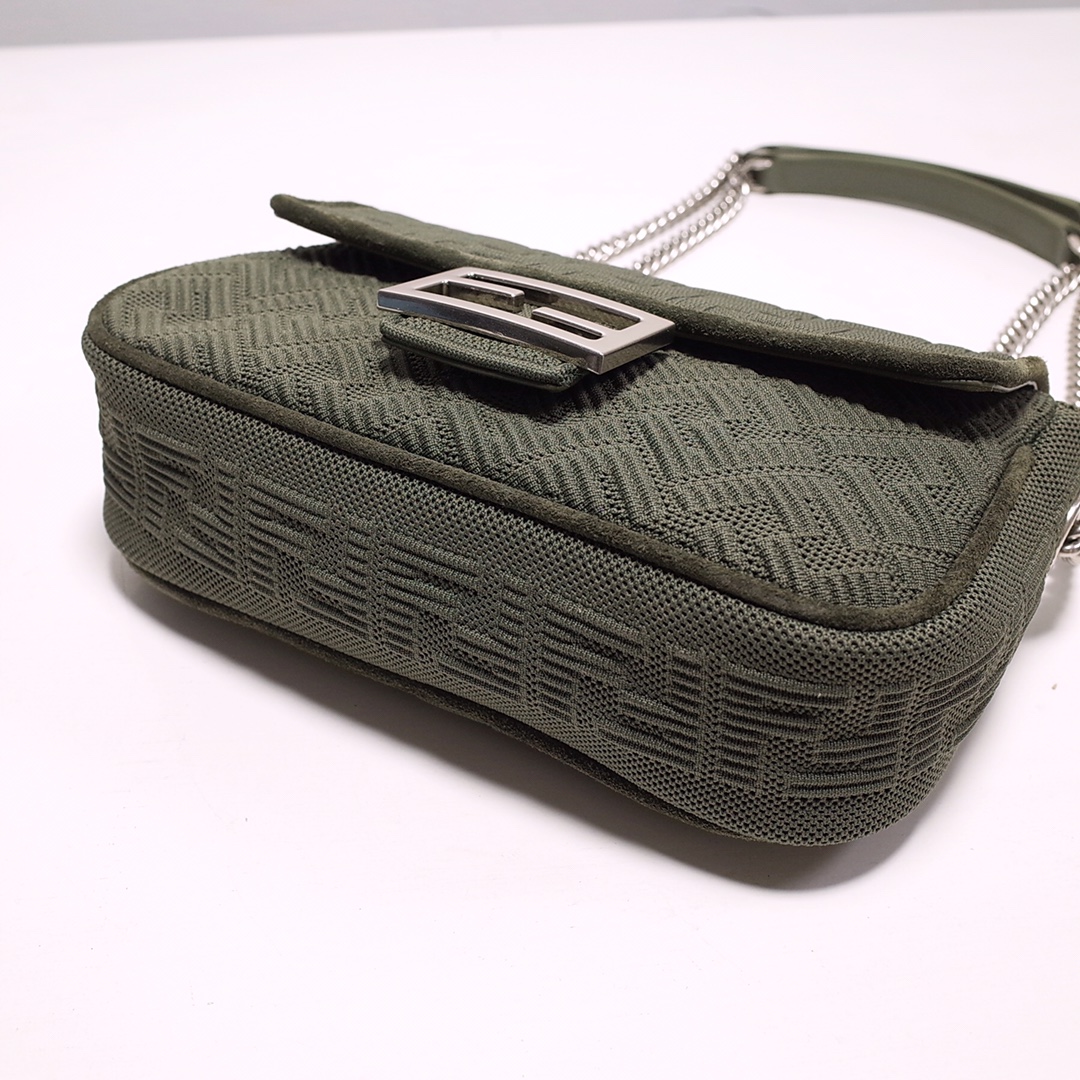 Fendi Iconic Medium Baguette Bag With Chain  (24-14.5-7CM)   8BR793 - FashionPlug