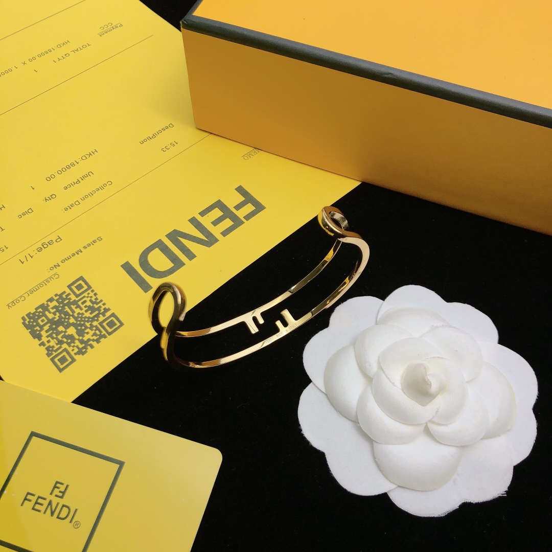 Fendi O’Lock Bracelet - FashionPlug
