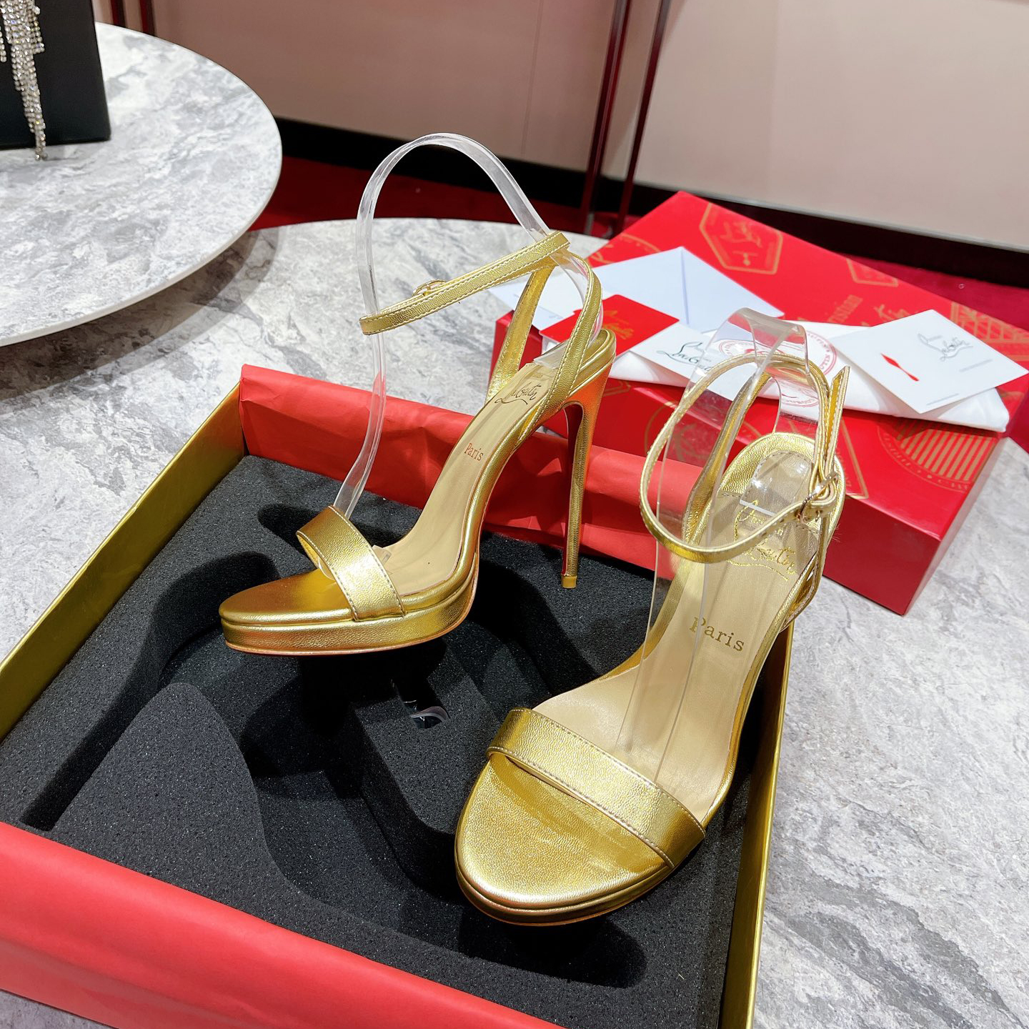 Christian Louboutin   Loubi Queen Sandal(12CM) - FashionPlug