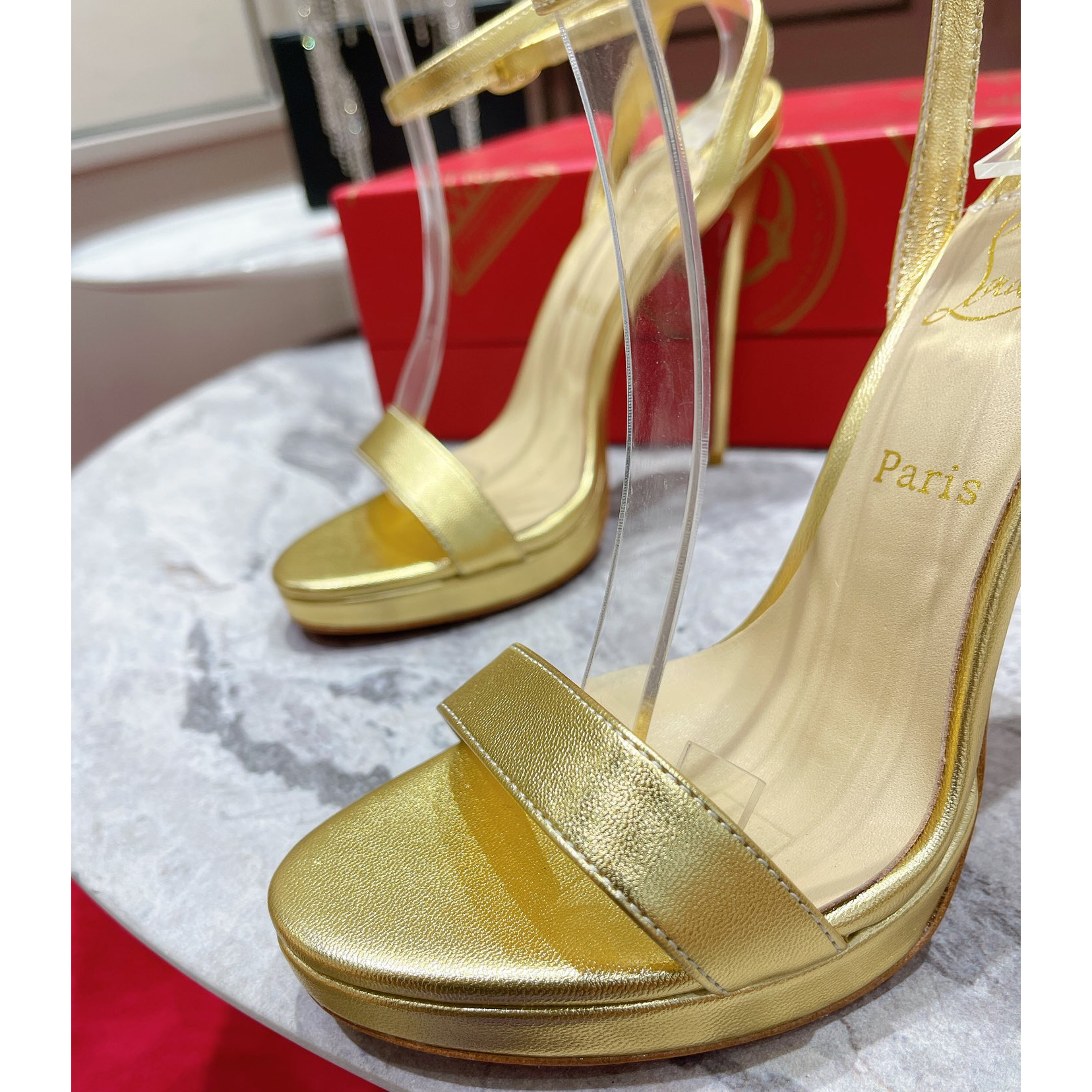 Christian Louboutin   Loubi Queen Sandal(12CM) - FashionPlug