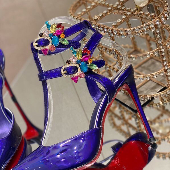 Christian Louboutin Maravilla Pump - FashionPlug