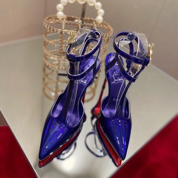 Christian Louboutin Maravilla Pump - FashionPlug