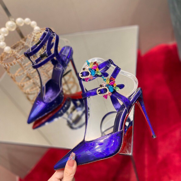 Christian Louboutin Maravilla Pump - FashionPlug