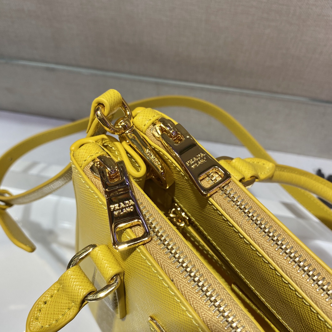 Prada Galleria Saffiano Leather Micro-Bag(20-14.5-9.5cm)   1BA906 - FashionPlug