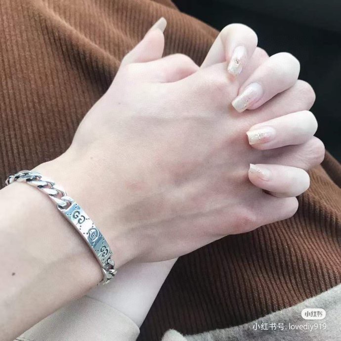 Gucci Ghost Chain Bracelet In Silver - FashionPlug