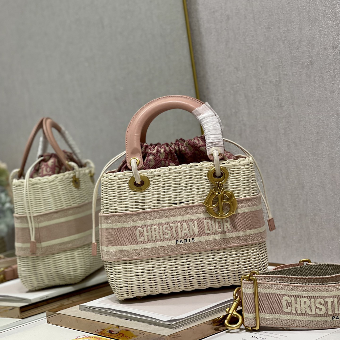 Dior Medium Lady Dior Bag(24-20-11cm) - FashionPlug