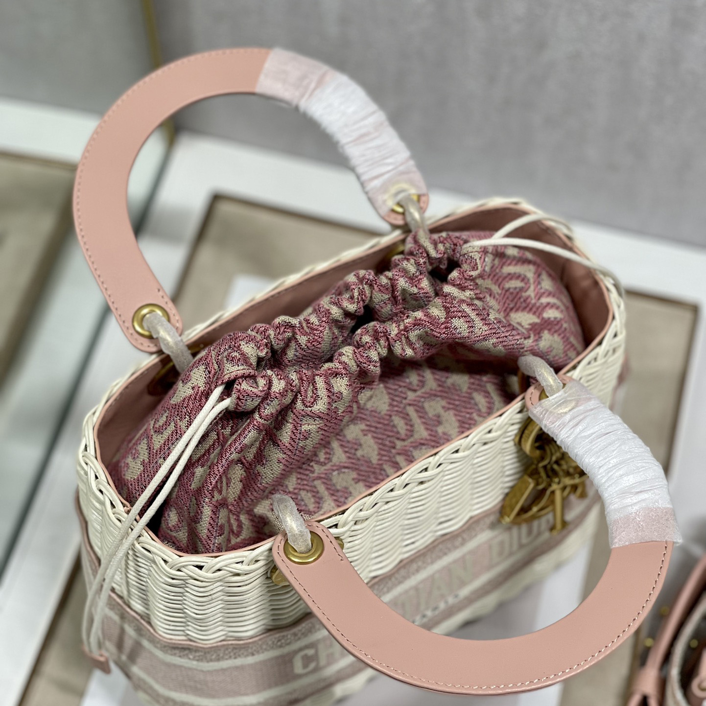 Dior Medium Lady Dior Bag(24-20-11cm) - FashionPlug