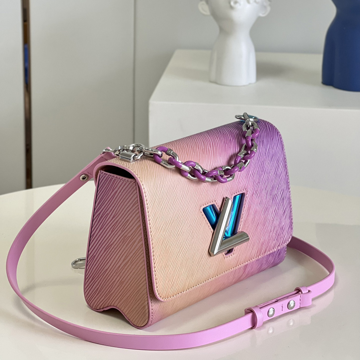 Louis Vuitton Twist MM Handbag(23-17-9.5CM)  M59894 - FashionPlug