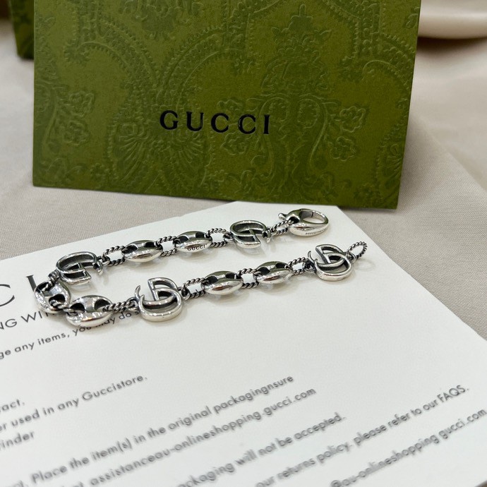 Gucci Double G Bracelet - FashionPlug