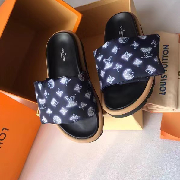 Louis Vuitton Pool Pillow Comfort Mules     1A9SMR - FashionPlug