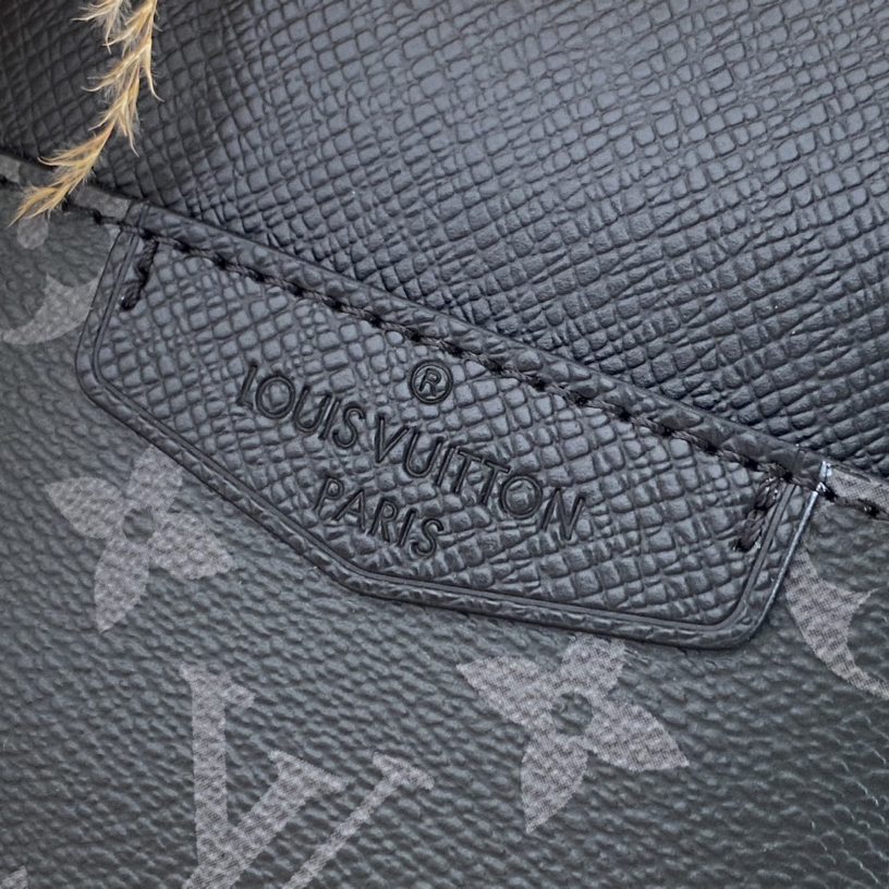 Louis Vuitton Outdoor Slingbag(13-21-5cm)   M30741 - FashionPlug