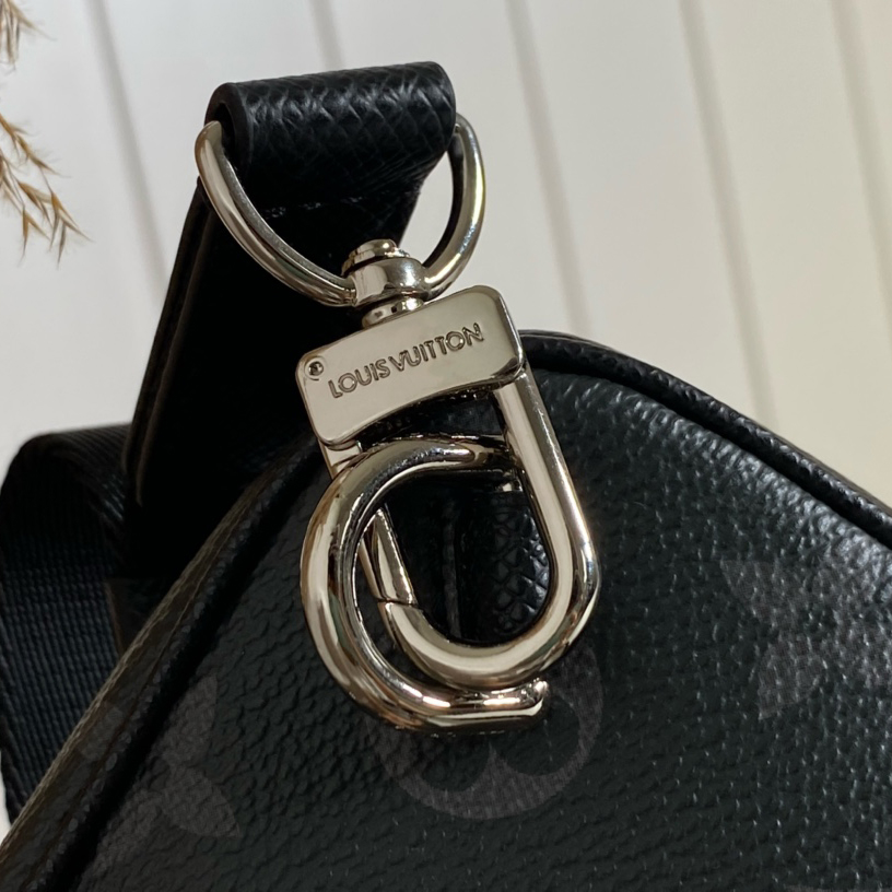 Louis Vuitton Outdoor Slingbag(13-21-5cm)   M30741 - FashionPlug