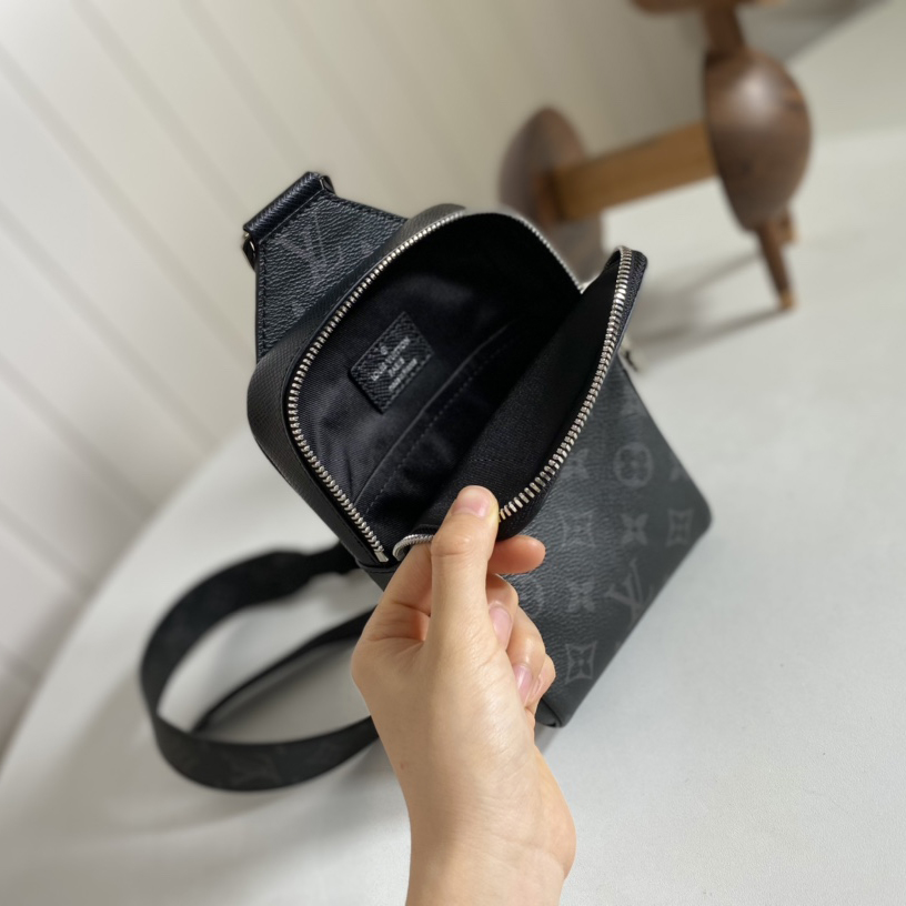 Louis Vuitton Outdoor Slingbag(13-21-5cm)   M30741 - FashionPlug