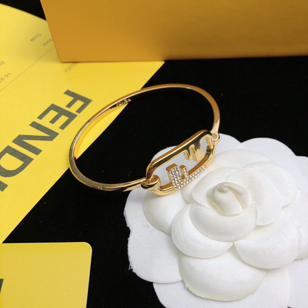 Fendi O’Lock Bracelet - FashionPlug